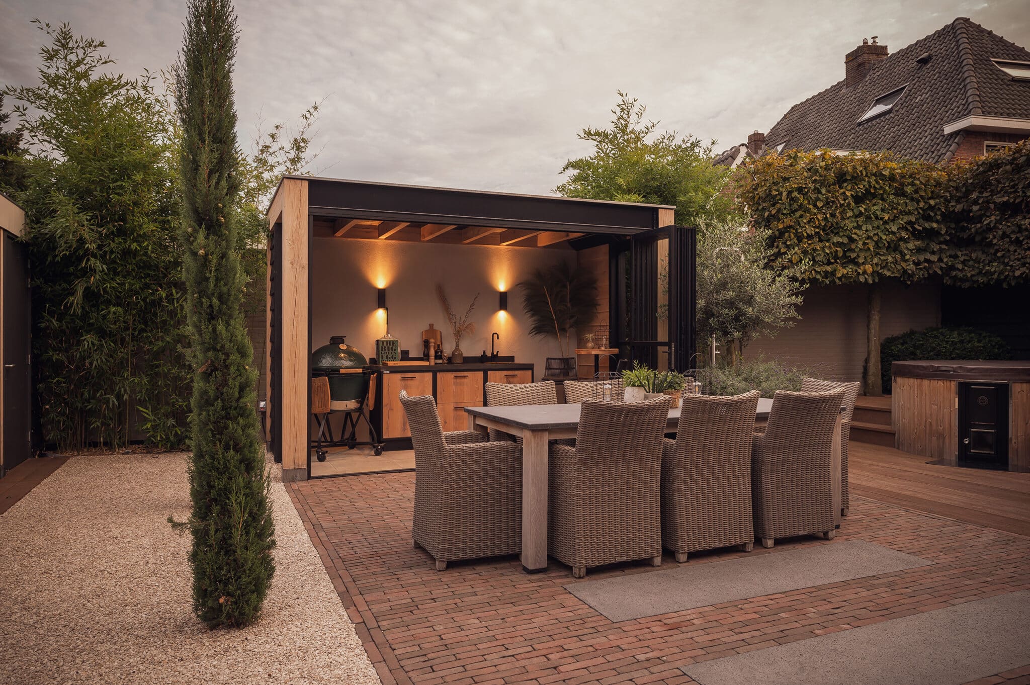 Aluminium vouwwanden voor overkapping met buitenkeuken